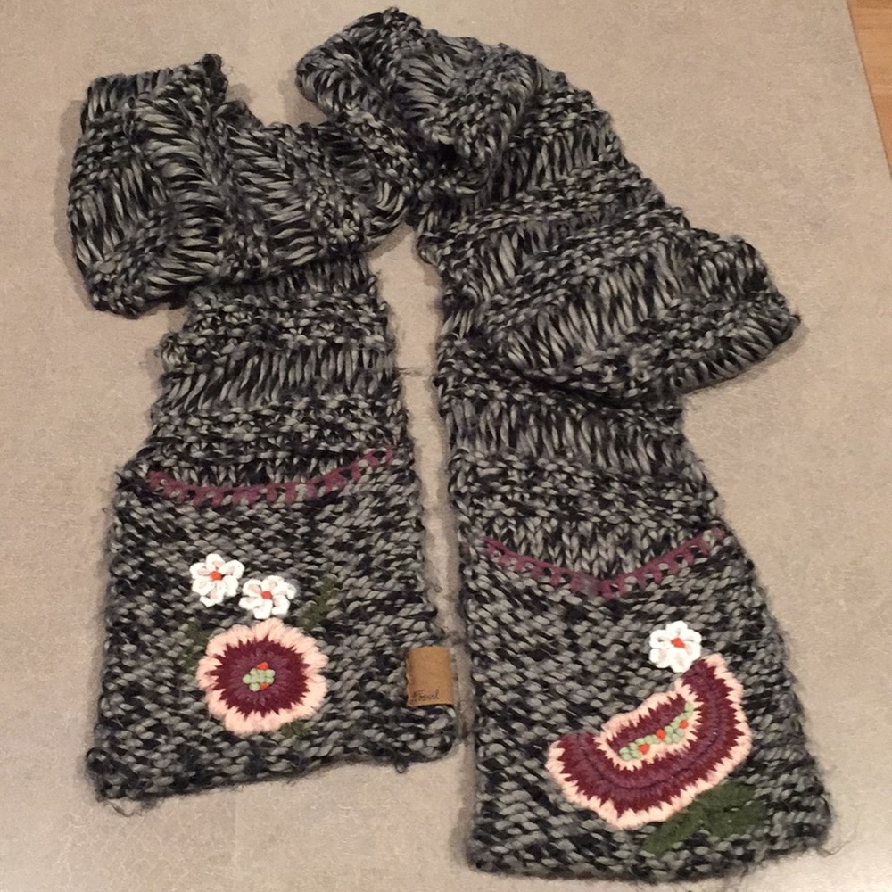 Fossil Knitted Scarf with pockets